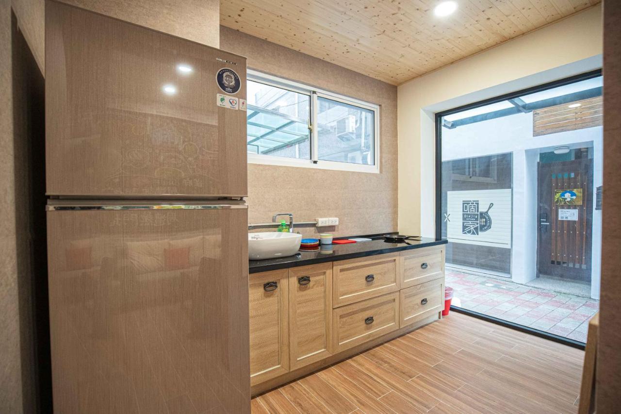 Chief Homestay Tainan Buitenkant foto