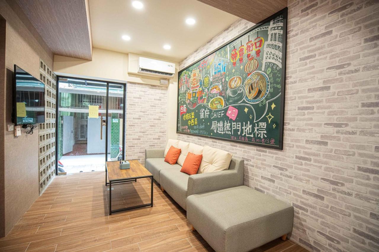 Chief Homestay Tainan Buitenkant foto
